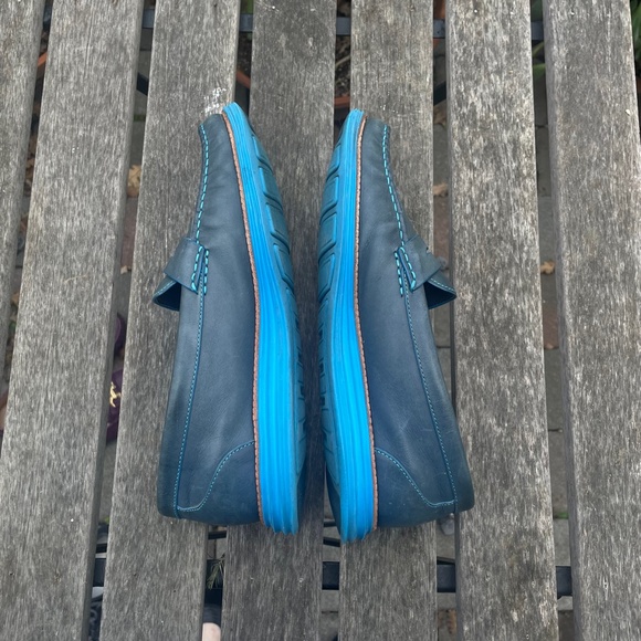 Cole Hahn Blue Grey Comfy Leather Loafers - Picture 3 of 8